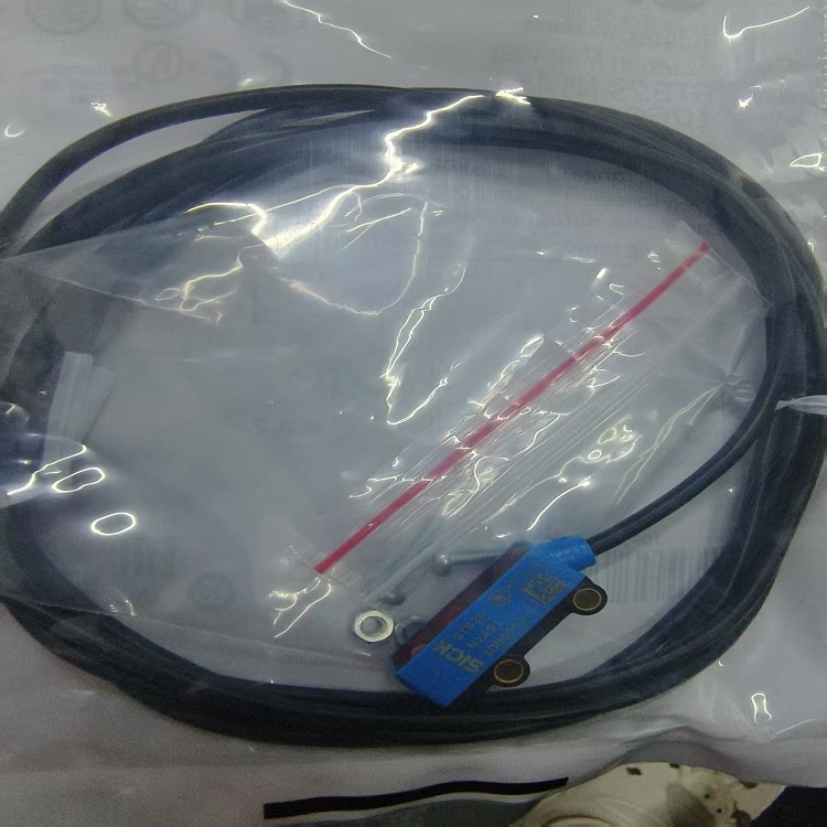 SICK西克激光位移传感器OL1S/OL1E-R1010A13
