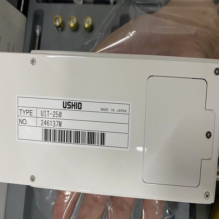 日本USHIO牛尾UIT-250照度计UV照度计/UV积分照度计