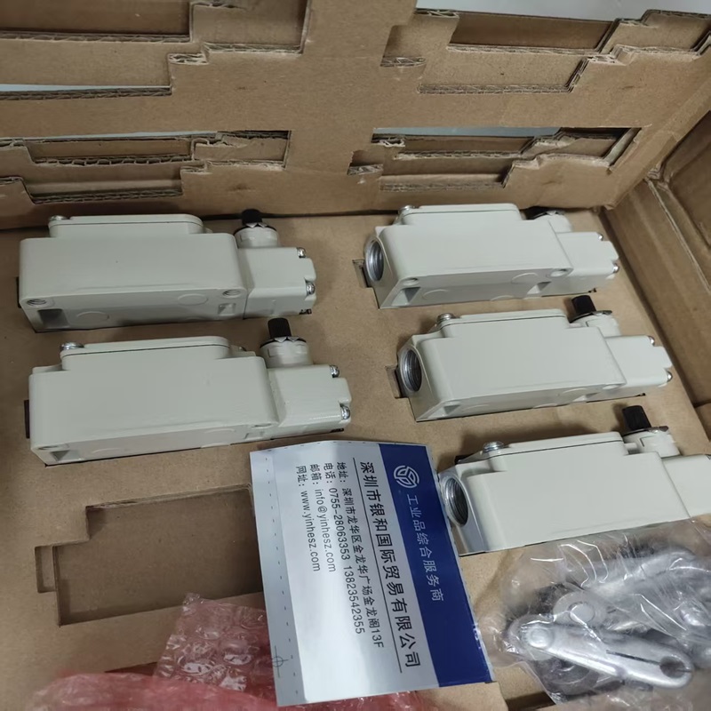 日本azil山武 阿自倍尔 行程限位开关1LS19-J