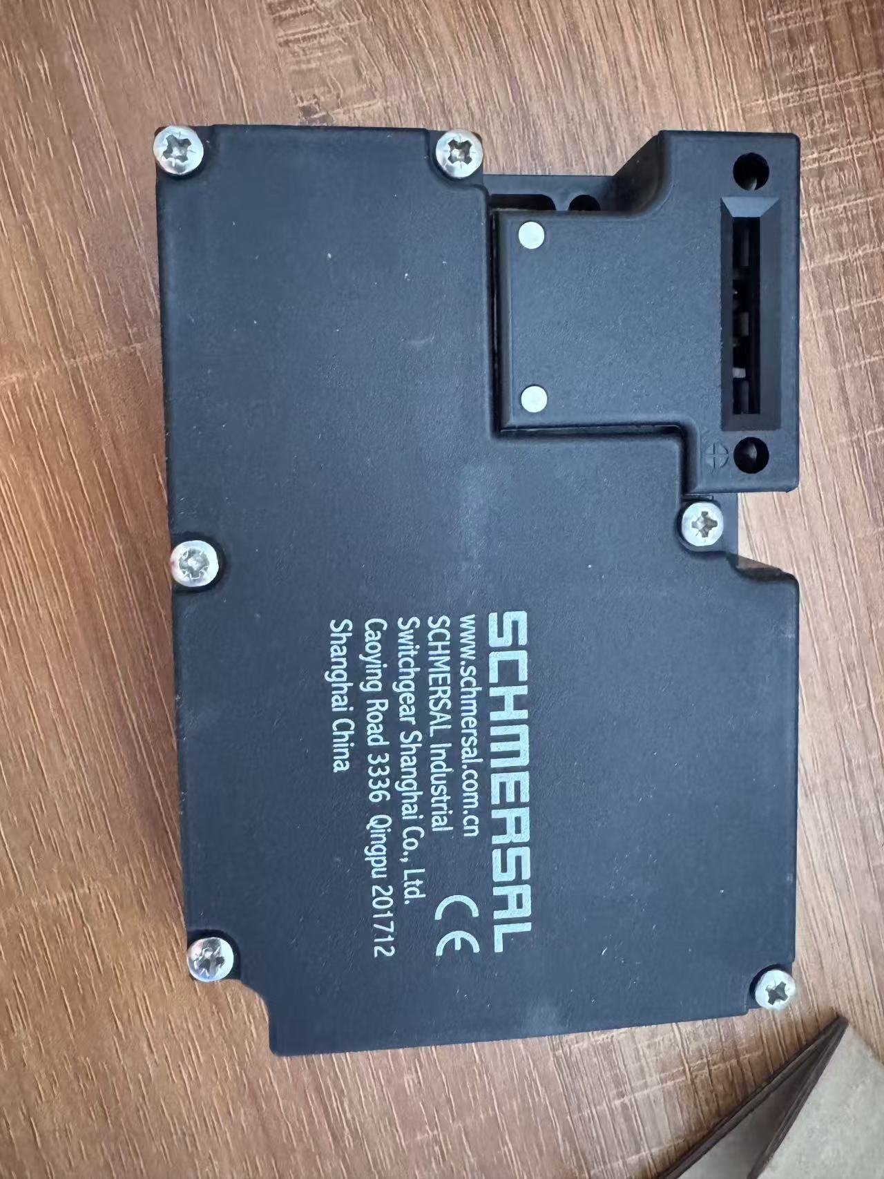 施迈赛SCHMERSAL安全门锁 AZM161SK-12 电磁安全联锁开关 24V(图2)